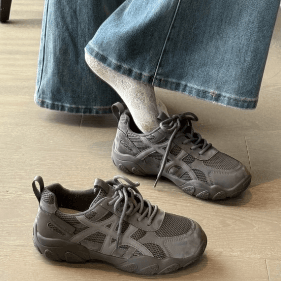 Sepatu Kasual Wanita Retro Sol Tebal Abu-abu Model Baru 2026 Anti Selip
