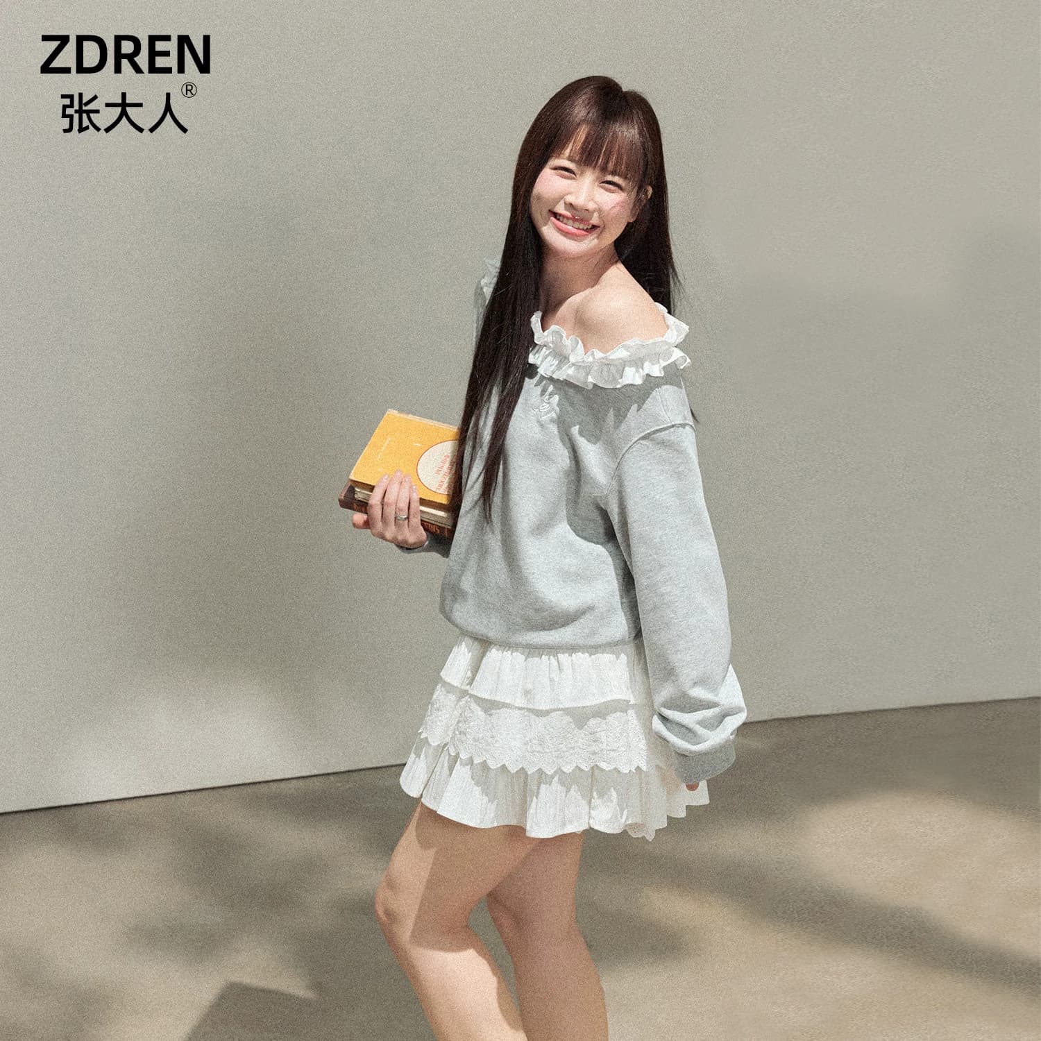 Setelan Big Size Wanita Zhang Daren Atasan Off Shoulder Ruffle + Rok Putih