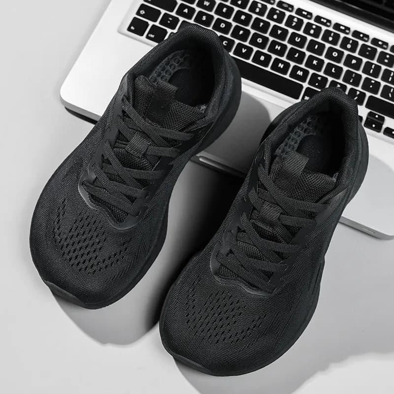 Sepatu Lari Pria Wanita Ukuran Besar Jaring Breathable Ujung Lebar Musim Gugur