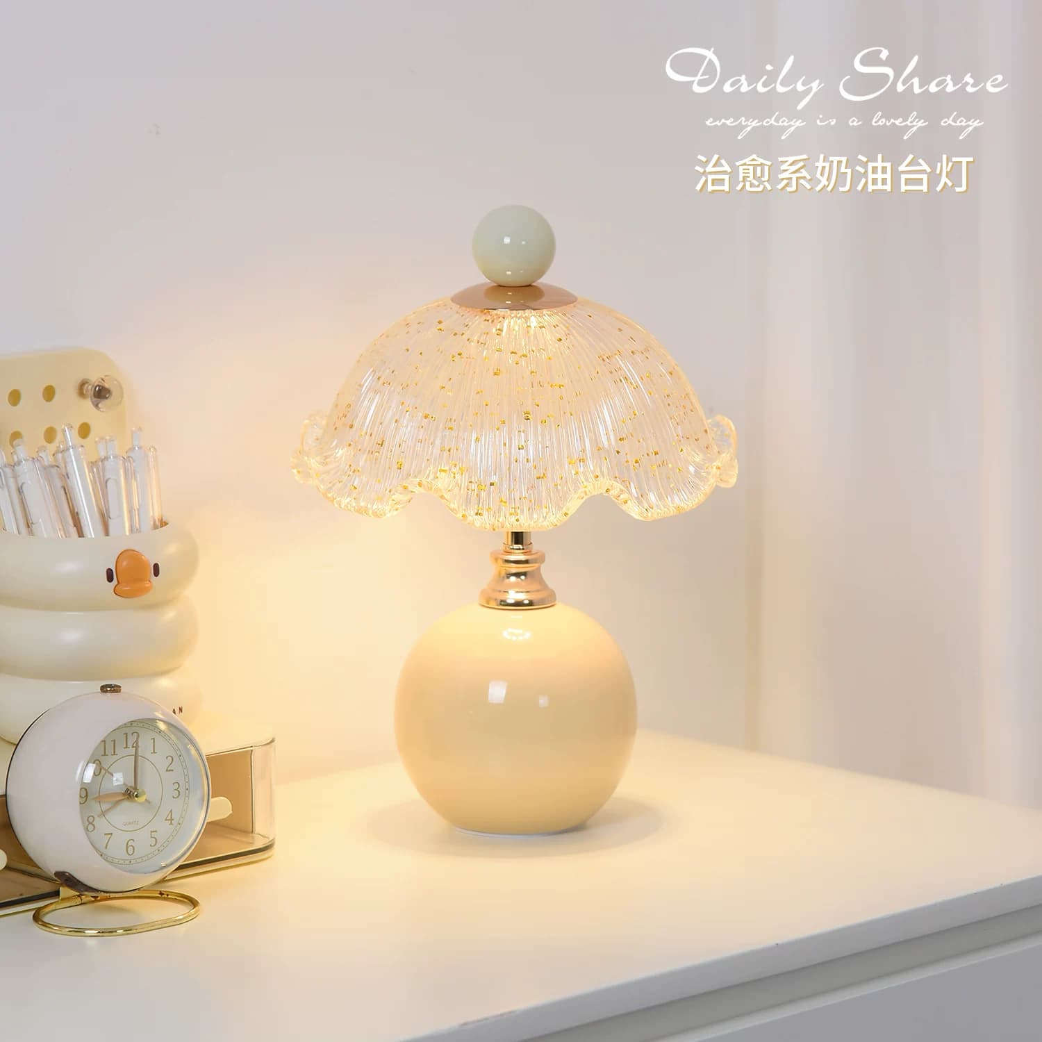 Lampu Meja Nakas Kamar Krem Modern Mewah USB Charging Lampu Malam Dimmer