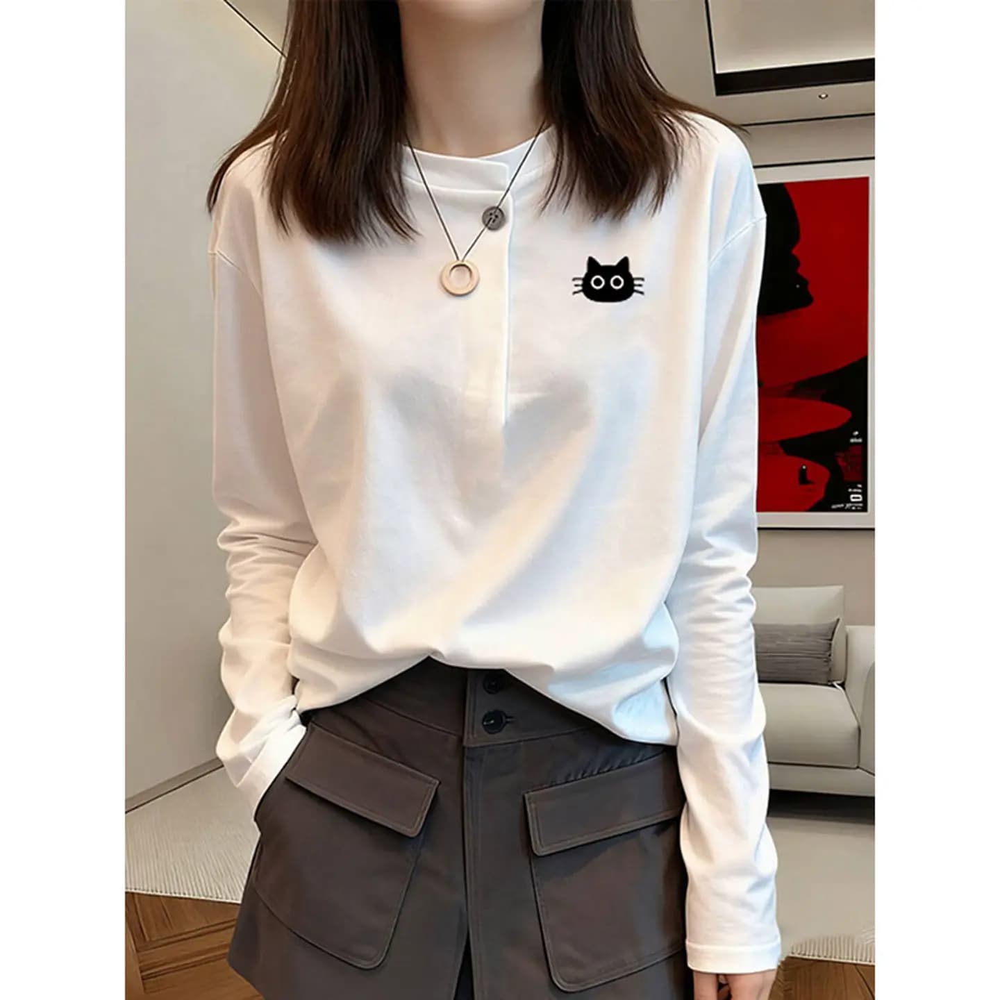 Kaos Lengan Panjang Wanita Putih Desain Kancing Unik Atasan Dalaman Longgar Gaya Korea