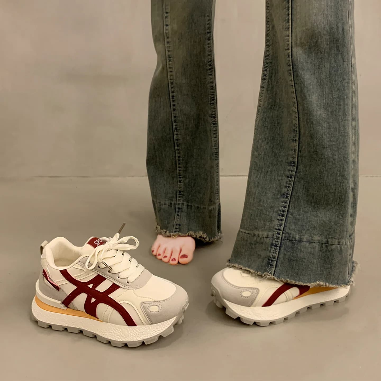 Sepatu Dad Shoes Wanita Sol Tebal Peninggi Badan 2026 Musim Semi Gugur Kasual Ringan