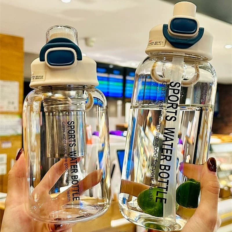 Botol Air Kaca Borosilikat Tahan Panas 750ml dengan Infuser Teh, Sedotan, dan Sarung Pelindung